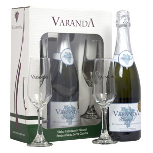 Kit Vinho Brasileiro Espumante Moscatel VARANDA 750ml com 2 taças